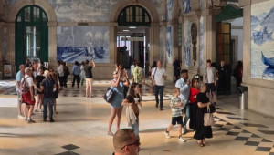 Porto Sao Bento station